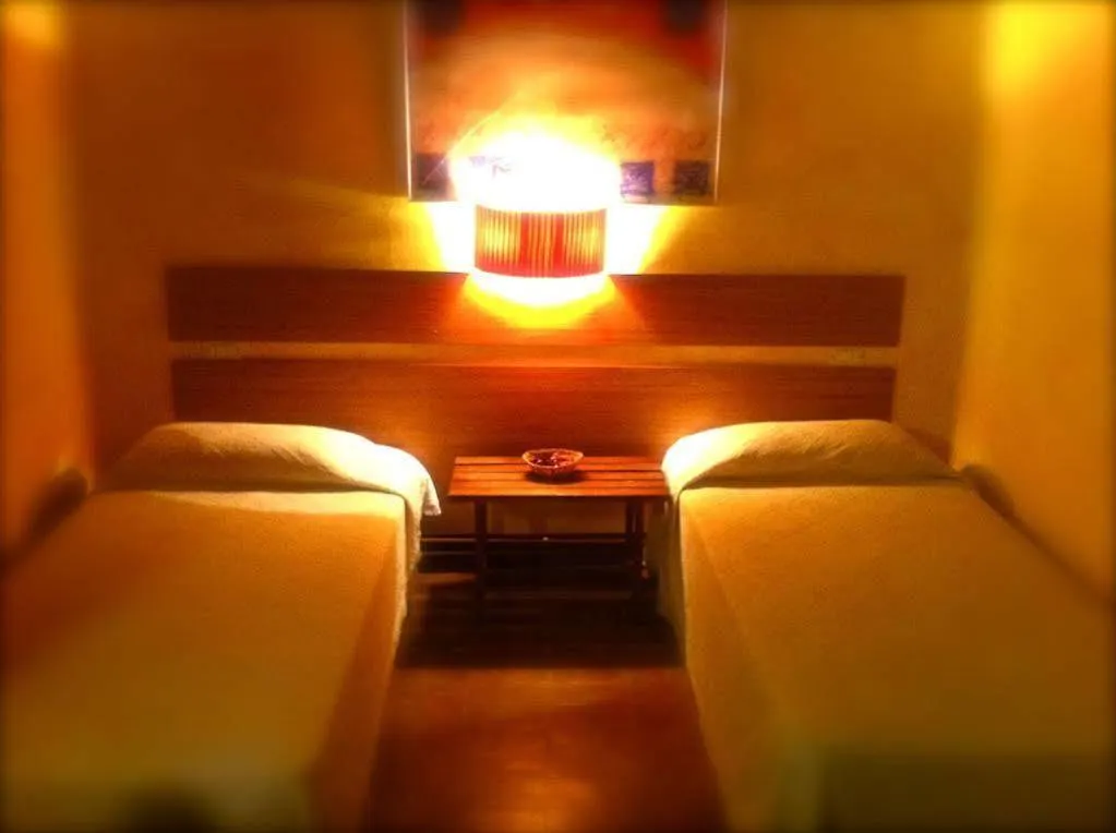 Hostal Antic Balneari De Rocallaura 4*,